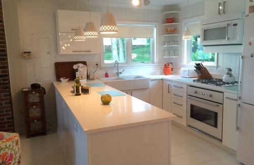 Surry Cottage | James River Beach Retreat - Waterfront - Williamsburg - Jamestown - Yorktown.