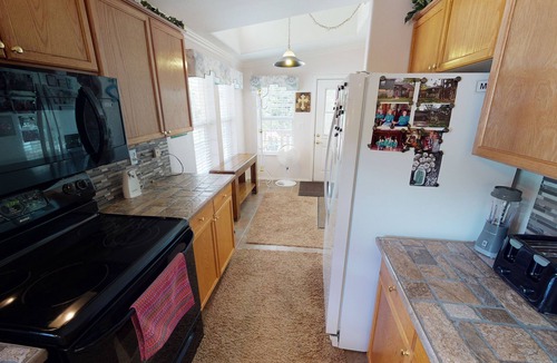 Red River House | Jayhawk Cottage - 5 bedroom, in town, WIFI