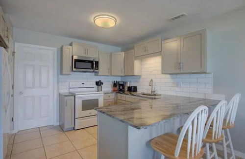 North Topsail Beach House | Jolly Roger- Beach Towels & Linens Provided-Pet Friendly