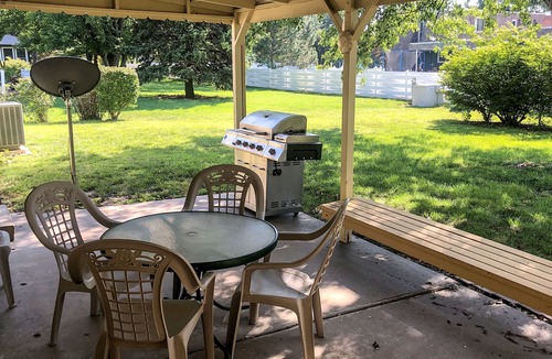 McPherson House | Kansas home away from home near Main Street McPherson, handicap accessible