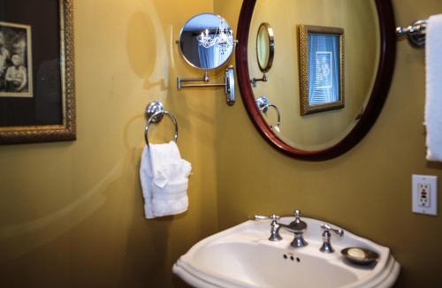 Historic District - North Bed & Breakfast | Kehoe House, Historic Inns of Savannah Collection