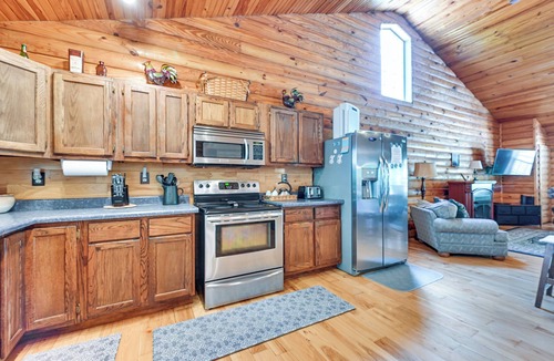 Sloans Valley Cabin | Kentucky Group Getaway w/Dock + Lake Access