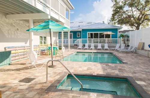 Downtown Dunedin Cottage | Key West Style Cottage - with pool/hot-tub
