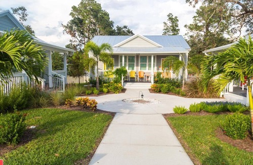 Downtown Dunedin Cottage | Key West Style Cottage - with pool/hot-tub