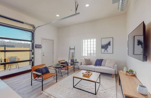 Nob Hill Apartment | King Bed| Modern Condo| Near NobHill