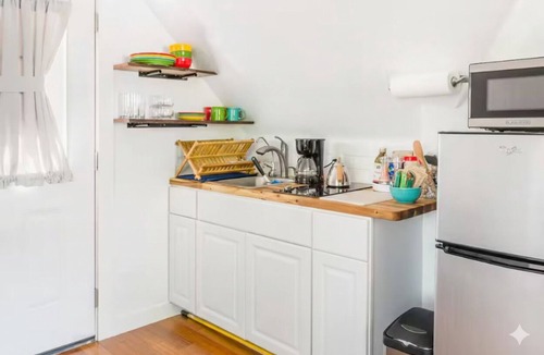 Holly Apartment | Lady Bird Lake Trail Guest House - Holly - Weekly Discount