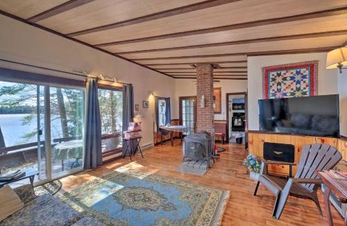 Hartford House | Lakefront Hartford Cabin w/Canoe & Boat Ramp