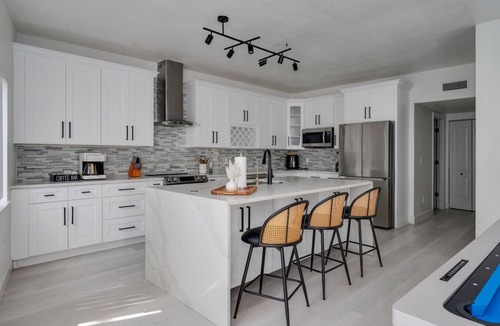 Rosemont House | Lakefront Mansion with Pool and Pilates