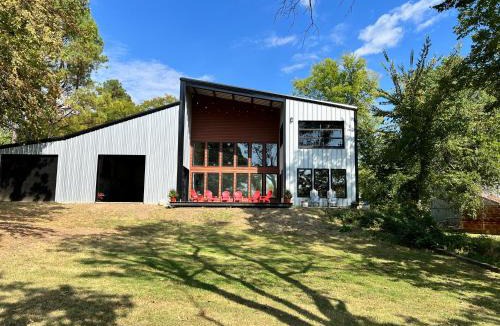 Porum House | Lakefront-Private Dock-Lakeview-Sleeps 22 plus