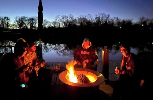 Fort Towson Cabin | Lakefront! Quiet escape from everyday life on the shore of a "No-Wake" lake!