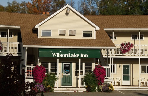 Dryden Apartment | Lakefront Studio w/Kayaks, Porch & Kitchen on Wilson Lake, ME