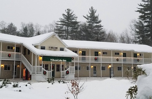 Dryden Apartment | Lakefront Studio w/Kayaks, Porch & Kitchen on Wilson Lake, ME
