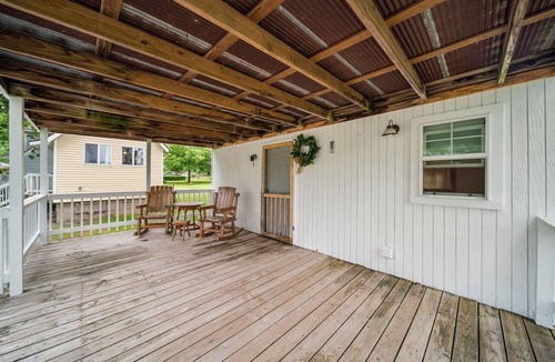 Pryor House | Lakefront Tiny Farm House, with pool, on quiet Lake Hudson
