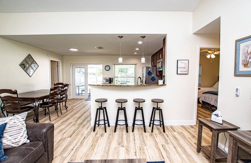 Brandon House | Lakeview Family Retreat | Pet Friendly | Lanai & Fenced Yard | Near Tampa & Brandon