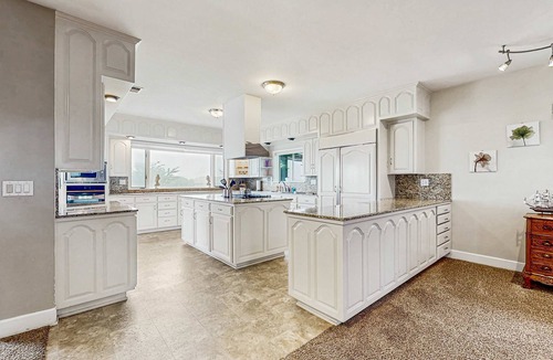 Fort Bragg House | Large Luxury Home - Ocean View, Hot tub, Game Room