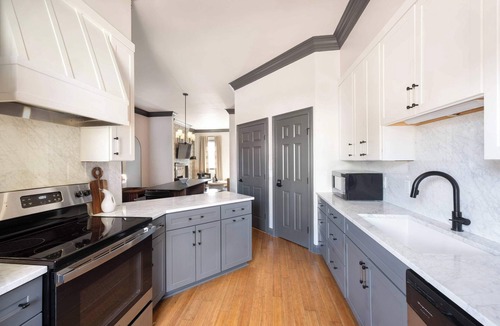 Old West Broad Neighborhood Condo | Large Townhome Combo | Forsyth Park