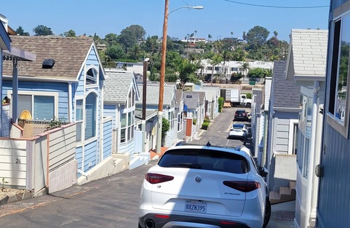 Leucadia Cottage | Leucadia Charming Beach Cottage, walk to beaches. Private yard/outdoor shower