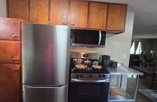 Wichita House | Lights on Watson II in awesome Wichita with cool AC and comfort for work/leisure