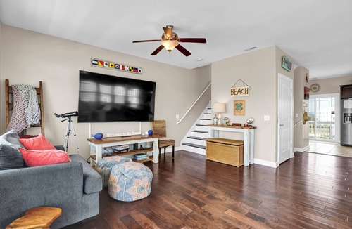 Scotch Bonnet Soundside House | Linens included - Amazing Views, Steps to Beach, Elevator and Fenced Yard