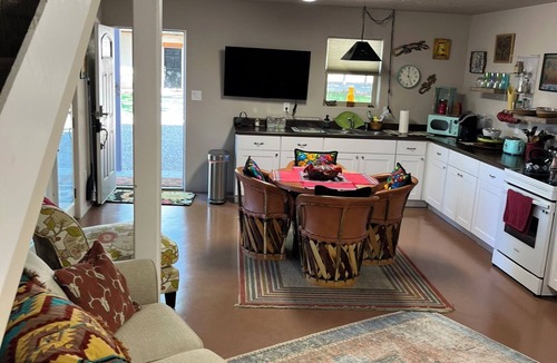 South Valley House | Little Bird Casita: Have the Experience the New Mexico Traveler Hopes to Find.