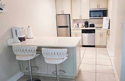 Ruskin House | Little Harbor Resort #510 Tampa Bay FL Beach, Hot Tub, Pools