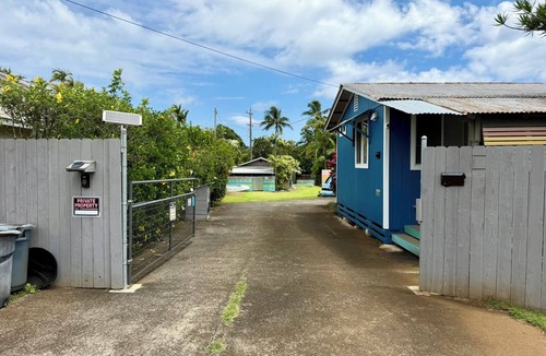 Pauwela House | Live Like a North Shore Local~Walk To Coffee/Store, near Road to Hana, Haleakala