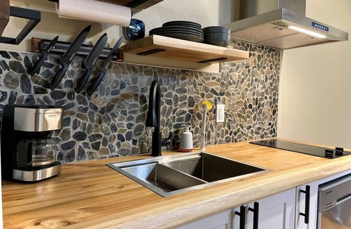 Bragg Creek Condo | Llama Lookout Suite at Basecamp Ranch, Bragg Creek