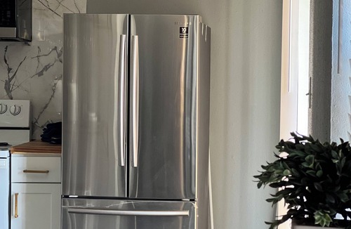Uptown Apartment | Location!Location.LUXE Condo w/JettedTub by ABQ Uptown at Kingfisher Housing