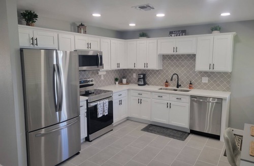 Palm Springs House | Lodging and entertainment all wrapped into one great place!