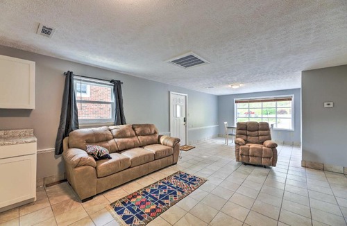 East Point Apartment | 'Loretta' Sun-Kissed Apt on Country Music Hwy