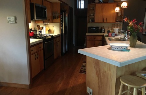 Mendocino House | Lovely Craftsman light filled 2 bedroom 2 bath house in Mendocino