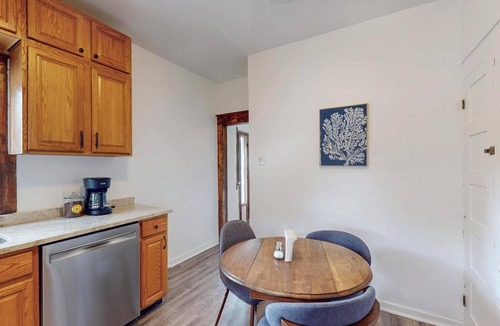 Downtown Albuquerque House | Lovely Historic 2bd/1ba home across from park, AC
