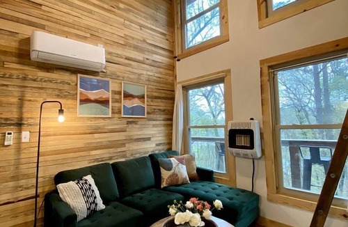 Boles Cabin | Luminous Peaceful Treehouse with Incredible Forest Views and Fire Pit in Arkansas