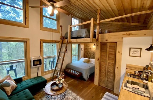 Boles Cabin | Luminous Peaceful Treehouse with Incredible Forest Views and Fire Pit in Arkansas