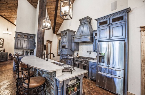 Broken Bow Cabin | Lusa Nita Retreat – Luxe Lodge w/Hot Tub, Sauna & Stunning Outdoor Living!