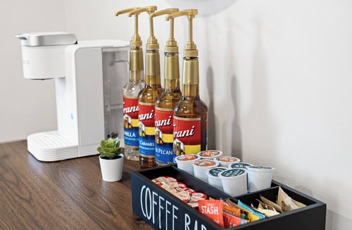 Winter Hill Apartment | LUX 4BR Somerville, Steps to Green Line, Free Parking, Game Room+Poker Table
