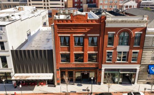 Downtown Wilmington House | Luxe 220 Suite 1