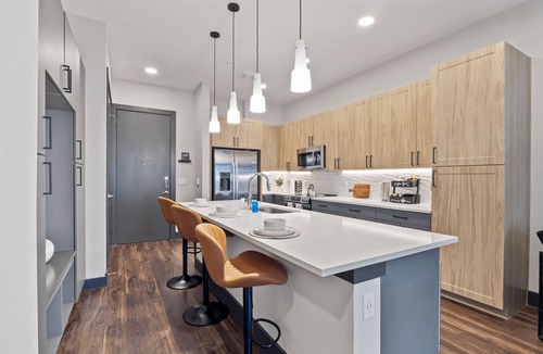 North Burnet Apartment | Luxurious 1BR Alongside DT & Domain With Pool, Gym and Free Parking