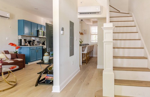 Northeast House | Luxurious 5 Bedroom House!1 Mile from Capitol Hill!