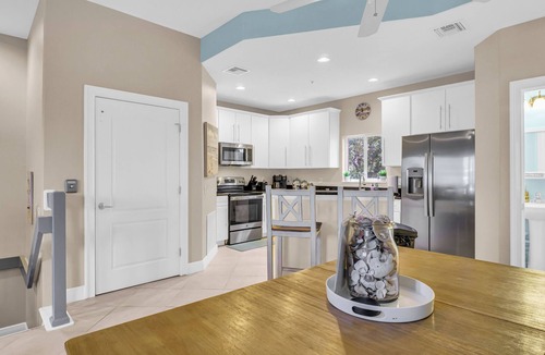 Bay Esplanade House | Luxurious, Family Friendly House, Rooftop Terrace, Hot Tub & Breathtaking Views!
