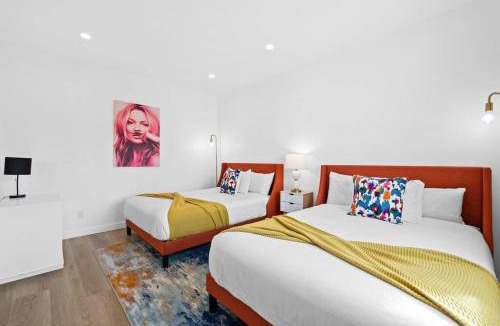 Crenshaw Apartment | Luxurious Home with Hot Tub and Arcades Sleeps 14