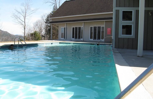 Sunday River Area House | Luxurious Slope side Ski-in Ski-out Locke Mountain Townhouse Sunday River