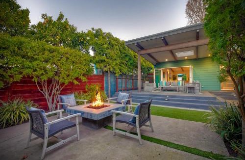 Cardiff-by-the-Sea House | Luxury 3-Bed Beach Cottage with Hot Tub, Fire Pit, BBQ - Walk To Beach