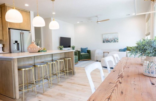 Broken Arrow House | Luxury 4BR |Sleeps 9 | New Build | Family Friendly
