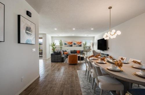 Northeast Heights House | Luxury 5 BR Oasis Movie Room Fenced Yard