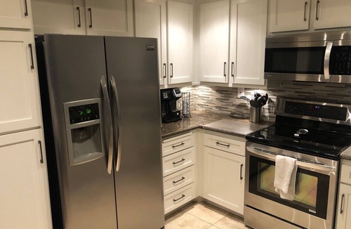 Rancho Mirage Condo | Luxury Desert Retreat - Steps from Omni Hotel and The River - 7th hole West