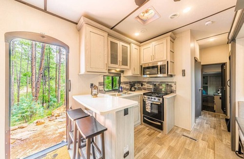 Christopher Creek House | Luxury Glamper Retreat 14 Forest Site
