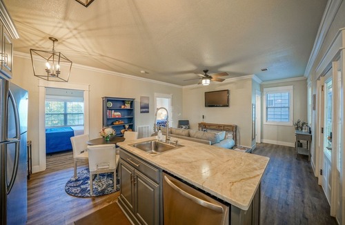 Lake Hamilton House | Luxury Lake Cottage, perfect location by land & water on amazing property.