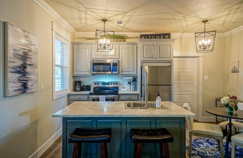 Lake Hamilton House | Luxury Lake Cottage, perfect location by land & water on amazing property.