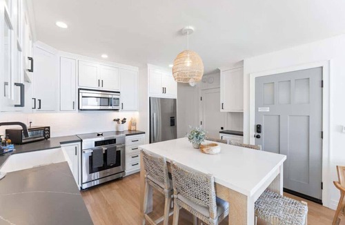 Mission Beach House | Luxury oceanfront fourplex with roof deck, sleeps 22